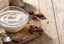 Crema alla stracciatella buona da gustare così o per farcire i tuoi dessert Crema alla stracciatella buona da gustare così o per farcire i tuoi dessert