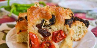 Focaccia rustica croccante pronta in pochi minuti, l'impasto non deve lievitare