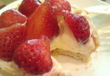 Mini cheesecake con crema di panna e fragole 20042023 ricettasprint