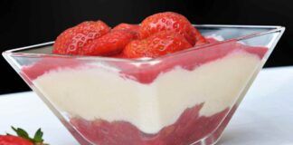 Mousse alle fragole pronta in 3 minuti, piace moltissimo anche ai bambini!