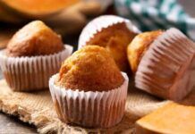 Muffin alla fecola sofficissimi: la coccola golosa con cui tutti vogliono svegliarsi! Muffin alla fecola sofficissimi: la coccola golosa con cui tutti vogliono svegliarsi!