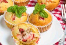 Muffin alle fragole e cioccolato bianco impossibile non lasciarsi tentare
