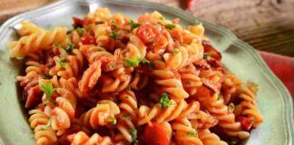 Pasta al pomodorino piccante: rinvigorente, è in tavola in 5 minuti!