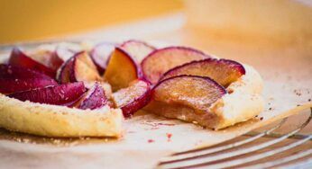 Pizzette dolci alla frutta, l’idea rustica e nutriente che i bambini adoreranno