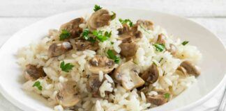 Risotto ai funghi porcini velocissimo: senza glutine, è in tavola in pochi minuti