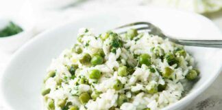 Risotto ai piselli profumatissimo: fatto con 3 ingredienti, ed è subito un successone!