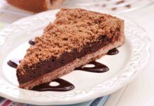 Sbriciolata di ricotta al cioccolato: preparala al posto della pastiera, farai un figurone!