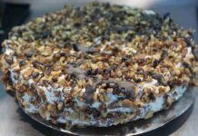 Semifreddo al latte con frutta secca e cioccolato tritato 07042023 ricetta sprint