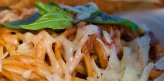 Spaghettoni con bolognese e crema di emmental 08042023 ricetta sprint