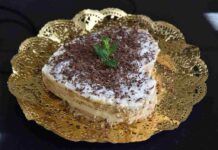 Tiramisù ai biscotti e cioccolato, una deliziosa idea sprint per gustare il tanto amato dessert al caffè Tiramisù ai biscotti e cioccolato