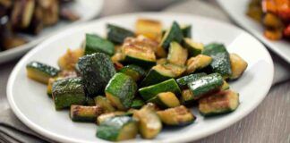 Zucchine a tocchetti in padella: più leggere di così, è impossibile farle!