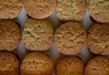 biscotti caldi con ripieno cremoso 23042023 ricettasprint