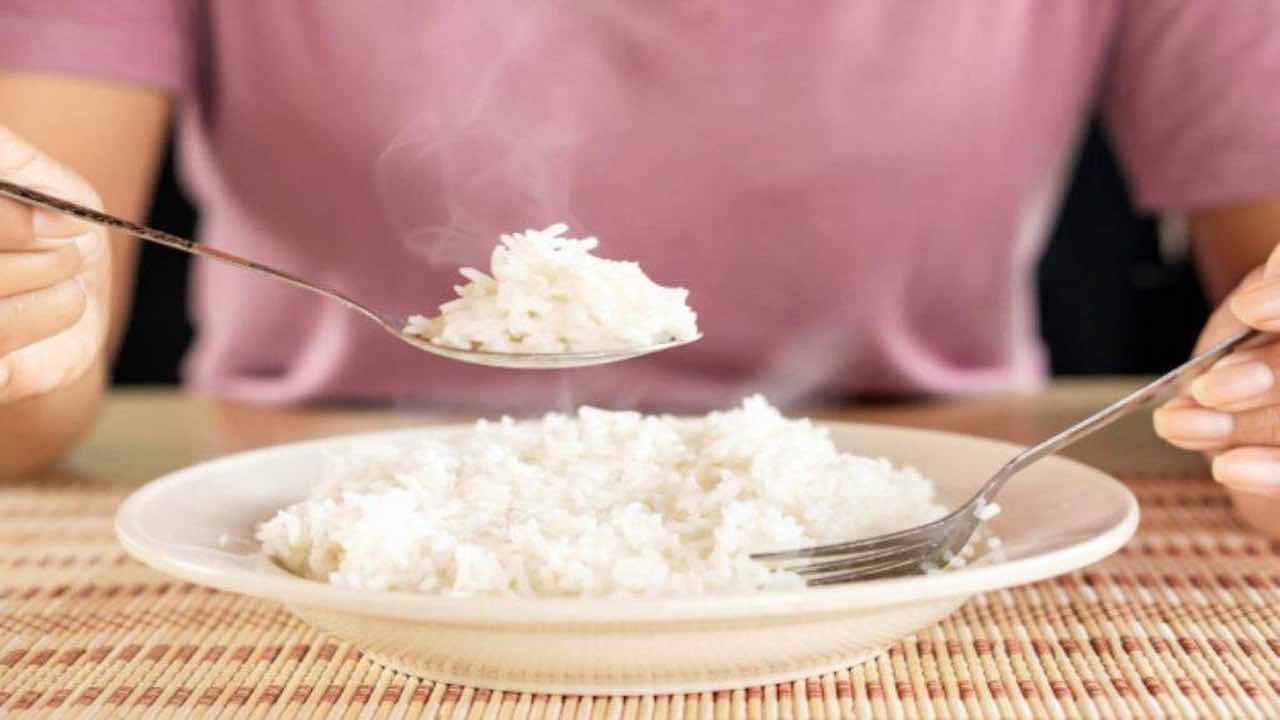 Cosa mangiare e quanto dimagrisci con la Dieta del Riso e della Mela