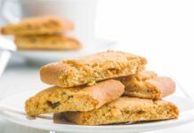 Biscotti alle mele: friabili e cremosi, mia nonna mi ha suggerito questa ricetta, sono finiti subito Biscotti alle mele friabili e cremosi, mia nonna mi ha suggerito questa ricetta, sono finiti subito