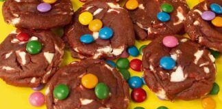 Biscotti pasticciati con kinder e smarties 20052023 ricettasprint