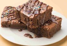 Brownies al cacao e cioccolato| Goduriosi e festosi| Perfetti per il compleanno dei bambini Brownies al cacao e cioccolato| Goduriosi e festosi| Perfetti per il compleanno dei bambini