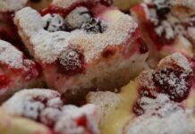 Brownies al latte d’avena e ciliegie, un dopocena delizioso e leggerissimo per tutta la famiglia Brownies al latte d'avena e ciliegie 07052023 ricettasprint