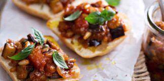 Bruschette alla siciliana croccanti fuori e morbide al centro te ne innamorerai fin da subito