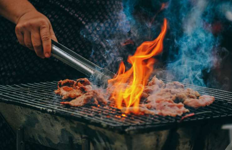 Cuocere il cibo alla griglia può essere pericoloso