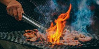 Cuocere il cibo alla griglia può essere pericoloso
