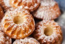 Ciambelline al cocco soffici e profumate servile a colazione e andranno a ruba