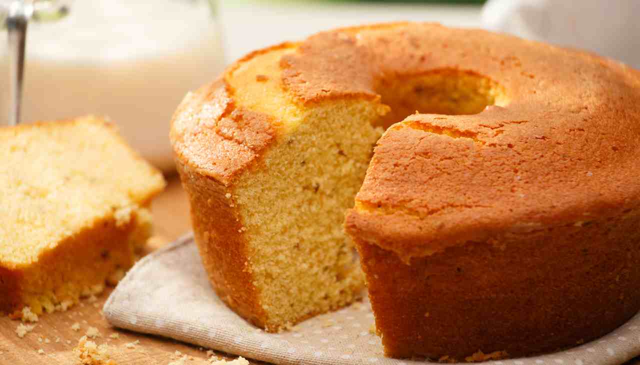 Ciambellone senza lattosio, è arrivato il momento di allargare gli orizzonti, molto più leggero e digeribile