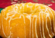 Ciambellone variegato al limone: finalmente un dolce goloso, ma con poche calorie! Ciambellone variegato al limone finalmente un dolce goloso, ma con poche calorie!