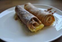 Crepes alla crema e pere, una bontà sorprendente e deliziosa tutta da provare Crepes alla crema e pere 05052023 ricettasprint