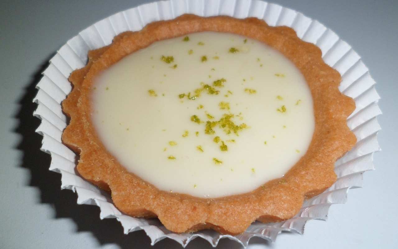 Crostatine con crema di latte al limone 30052023 ricettasprint