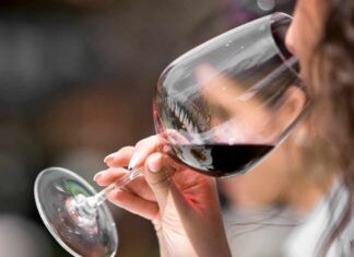 Le conseguenze del bere vino tutti i giorni