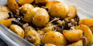 Funghi e patate al forno uno squisito contorno che fino ad ora non hai mai gustato, scopri come prepararlo