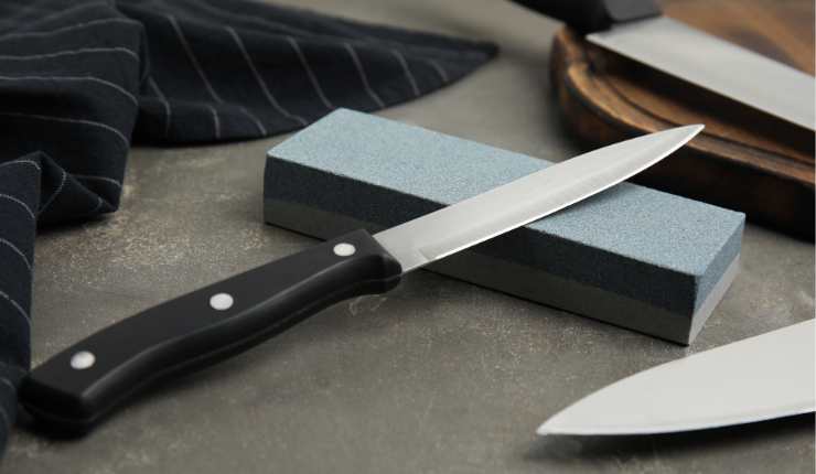 Metodo della cote per affilare i coltelli 