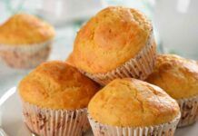 Muffin al latte caldo dalla consistenza soffice, la merenda sana per tutta la famiglia