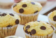 Muffin robiola e cioccolato| soffici e gustosi| il risveglio da leoni che tutti aspettano!