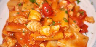 Paccheri ai pomodori con cernia succulenti e goduriosi, fai il pieno di bontà senza sforziPaccheri ai pomodori con cernia succulenti e goduriosi, fai il pieno di bontà senza sforzi