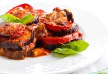Parmigiana di pomodori e melanzane con un ripieno unico: questa si che è una novità, non serve il forno! Parmigiana di pomodori e melanzane con un ripieno unico questa si che è una novità, non serve il forno!