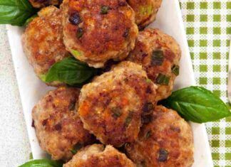 Polpette zucchine e piselli basta con le solite polpette! Queste sono più buone e anche filanti!