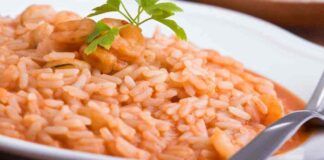 Risotto gamberetti con pomodoro: e in pochi minuti il pranzo è servito!