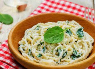 Spaghetti cremosi con spinaci non teme rivali, prova la mia ricetta e vedrai che successo!