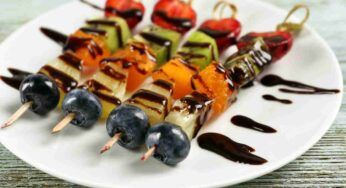 Spiedini di frutta con nutella| freschi e golosi| il web è in delirio