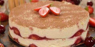 Tiramisù alle fragole per chi è a dieta cremoso, delicato e super leggero solo 180 Kcal!