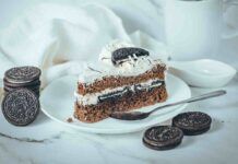 Torta al cacao con panna e oreo 31052023 ricettasprint
