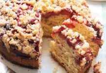 Torta di mele e fragole: profumata e soffice come una nuvola, rendi speciale ogni momento della giornata