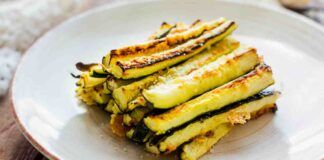 Bastoncini di zucchine | croccanti, leggeri e saporiti | per dimagrire con gusto e senza sacrifici