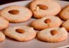 Biscotti alle mandorle sottilissimi | croccanti, golosi e pronti in un attimo | uno tira l'altro!
