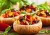 Bocconcini di pane con verdure gustosa ghiottoneria da servire come aperitivo