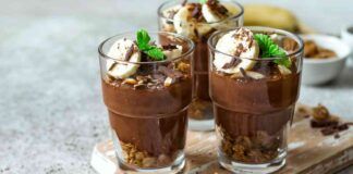 Budino ai semi di chia e cioccolato il dessert cremoso e fresco in 5 minuti sarà pronto