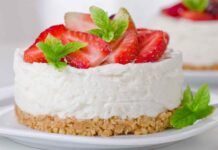 Cheesecake light alle fragole | fresca, golosa e pronta in un lampo