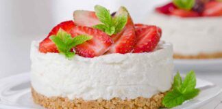 Cheesecake light alle fragole | fresca, golosa e pronta in un lampo