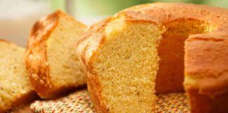 Ciambellone altissimo | Soffice e gustoso | è la ricetta della nonna da fare subito